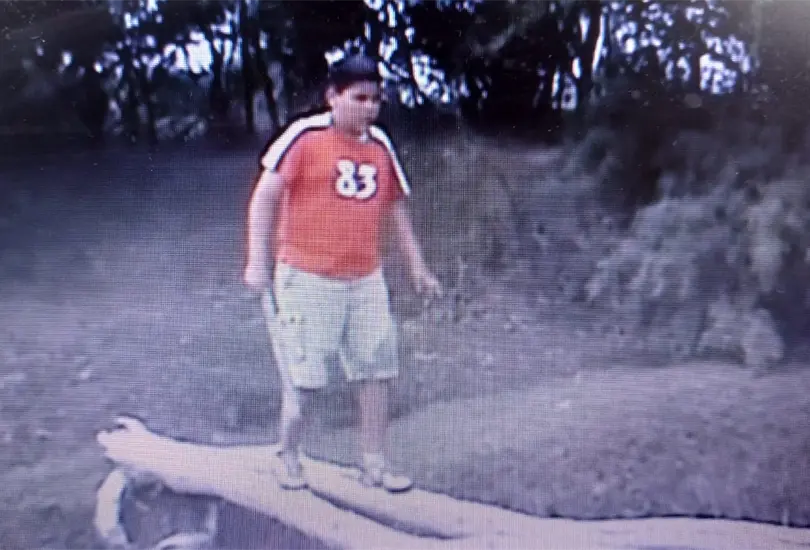 Edgar Mart&iacute;nez es el protagonista del video La ca&iacute;da de Edgar