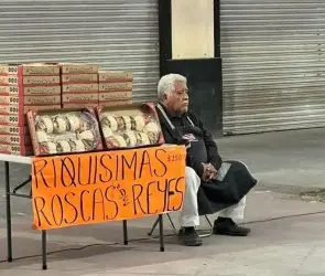 Adulto mayor conmueve en redes por no vender ni una rosca de Reyes