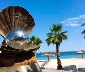 Mujer es detenida por posar sin ropa en el malecón de La Paz