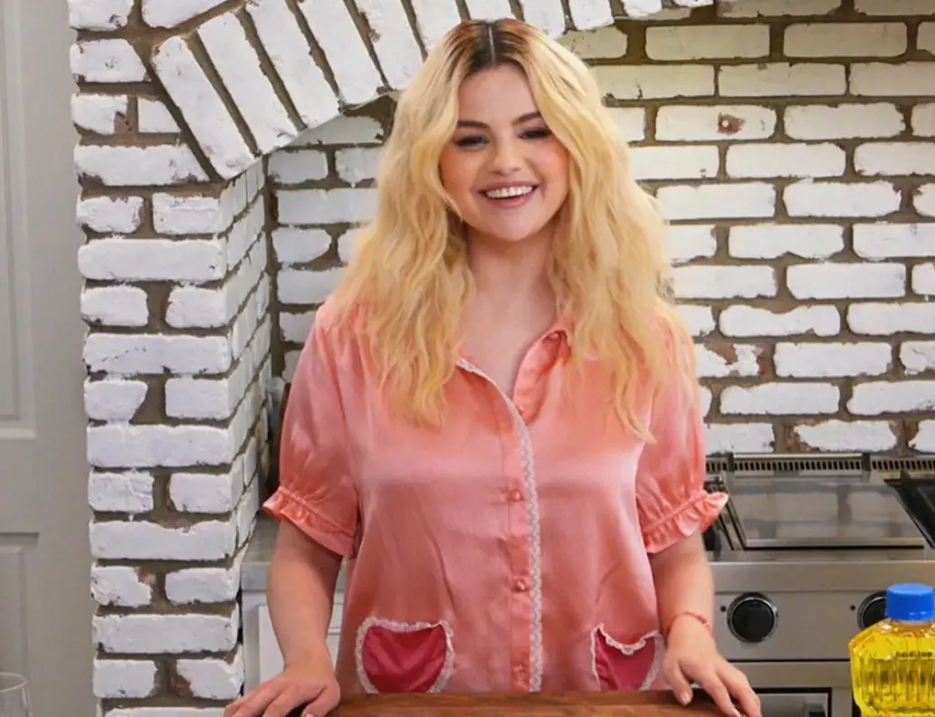 A lo largo de su carrera ha lanzado tres álbumes de estudio.