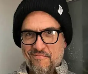 Estos son los preocupantes mensajes que escribió el poeta mexicano Julio Trujillo, antes de desaparecer en Inglaterra