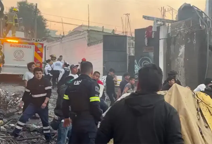 Sacamos a cinco personas: los h&eacute;roes del incendio en Chimalhuac&aacute;n
