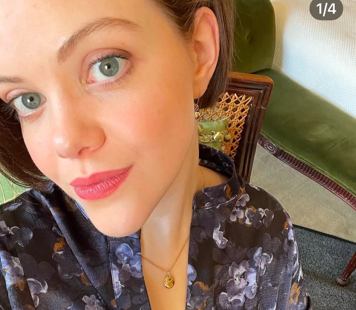 Hace unos meses lanzó un libro de poemas escrito por ella misma.