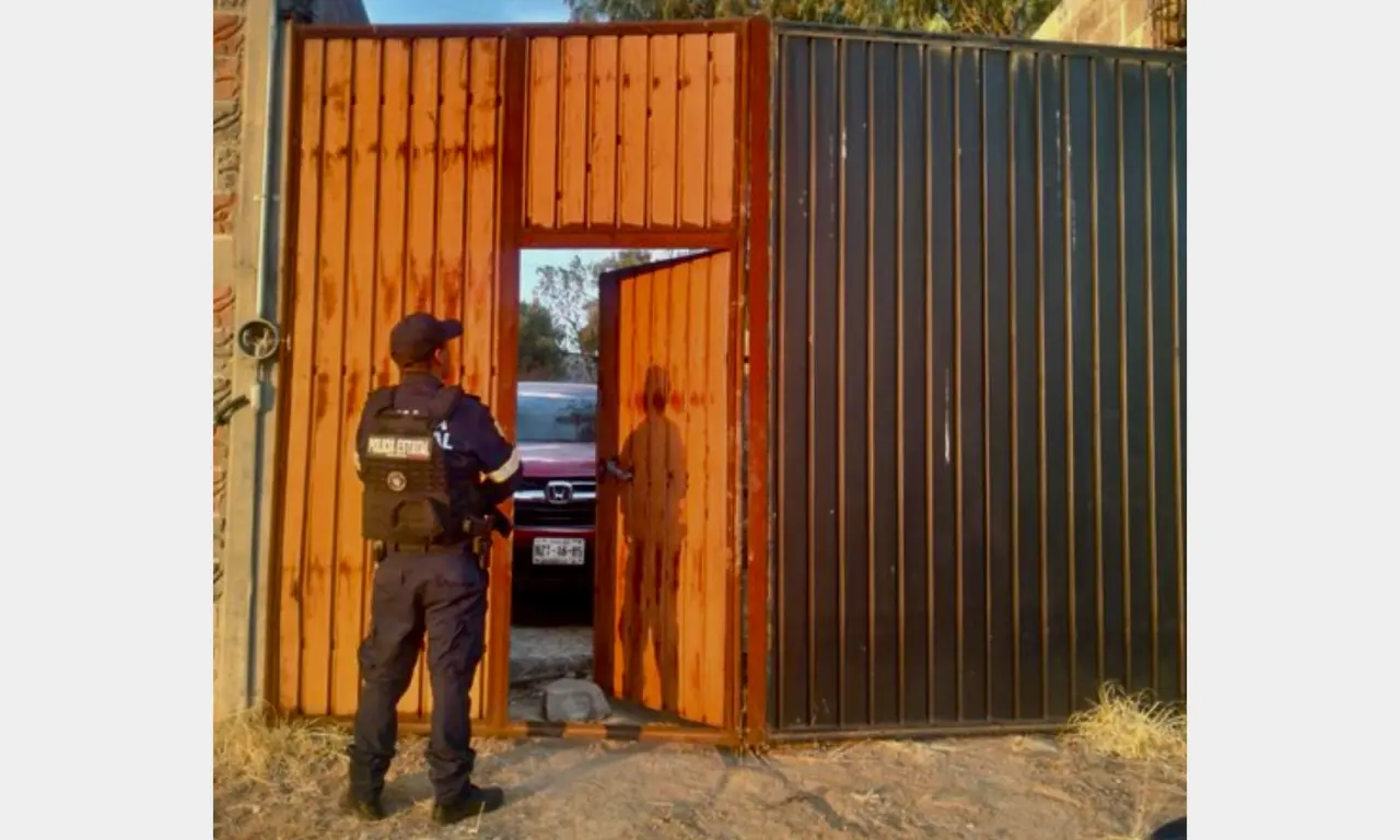  Localizan camioneta usada en asalto sobre la Texcoco-Calpulalpan 