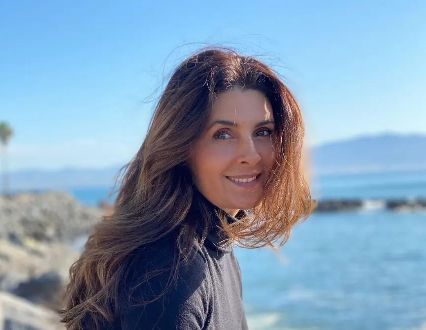 Ahora tiene 54 años, es madre de tres hijos y está casada con el actor Eduardo Santamarina. Ha trabajado en telenovelas como 'Si nos dejan' y 'Vencer la ausencia'.