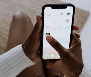 Graban reto para TikTok y mueren aplastadas por techo