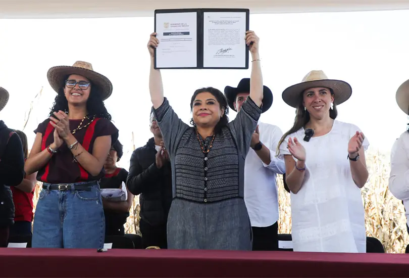 Clara Brugada declara territorio libre de ma&iacute;z transg&eacute;nico