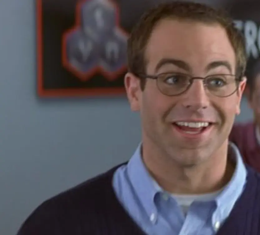 Paul Adelstein interpretó a Bob, uno de los compañeros de trabajo de Elliot