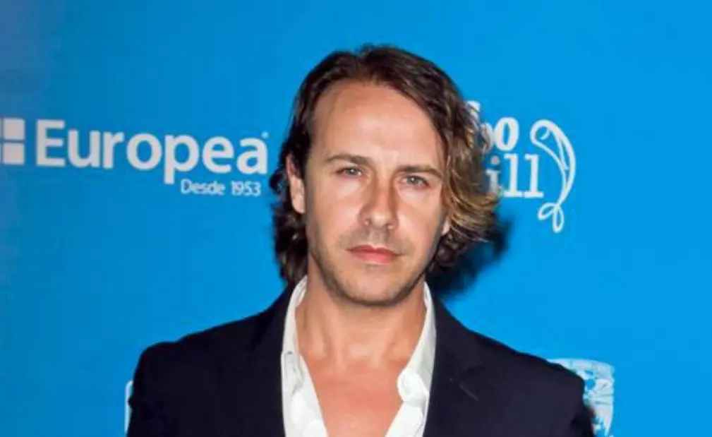 Participó en producciones mexicanas como 'Llena de amor' y 'Una familia con suerte', consolidando su carrera en el país.