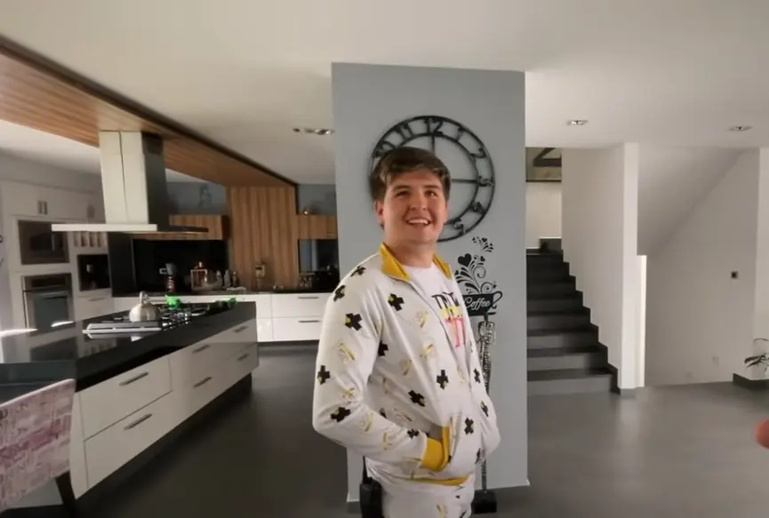 Antes de estar en prisión, Fofo Márquez vivía en una lujosa mansión con su madre y su hermano.