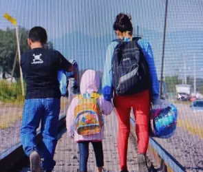 Me partió el corazón: niña se despide de su compañera por miedo a ser deportada