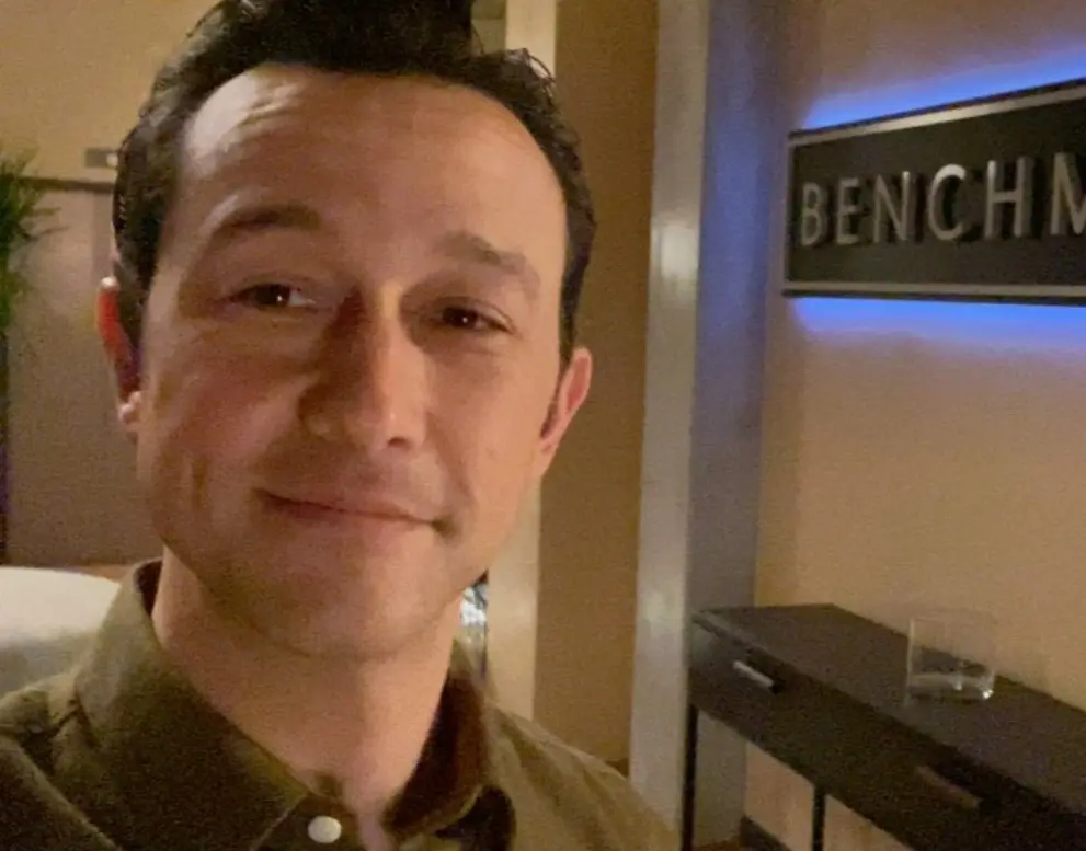 Ahora tiene 43 años y está casado con la empresaria Tasha McCauley. Ha trabajado en series como Super Pumped y Poker Face.