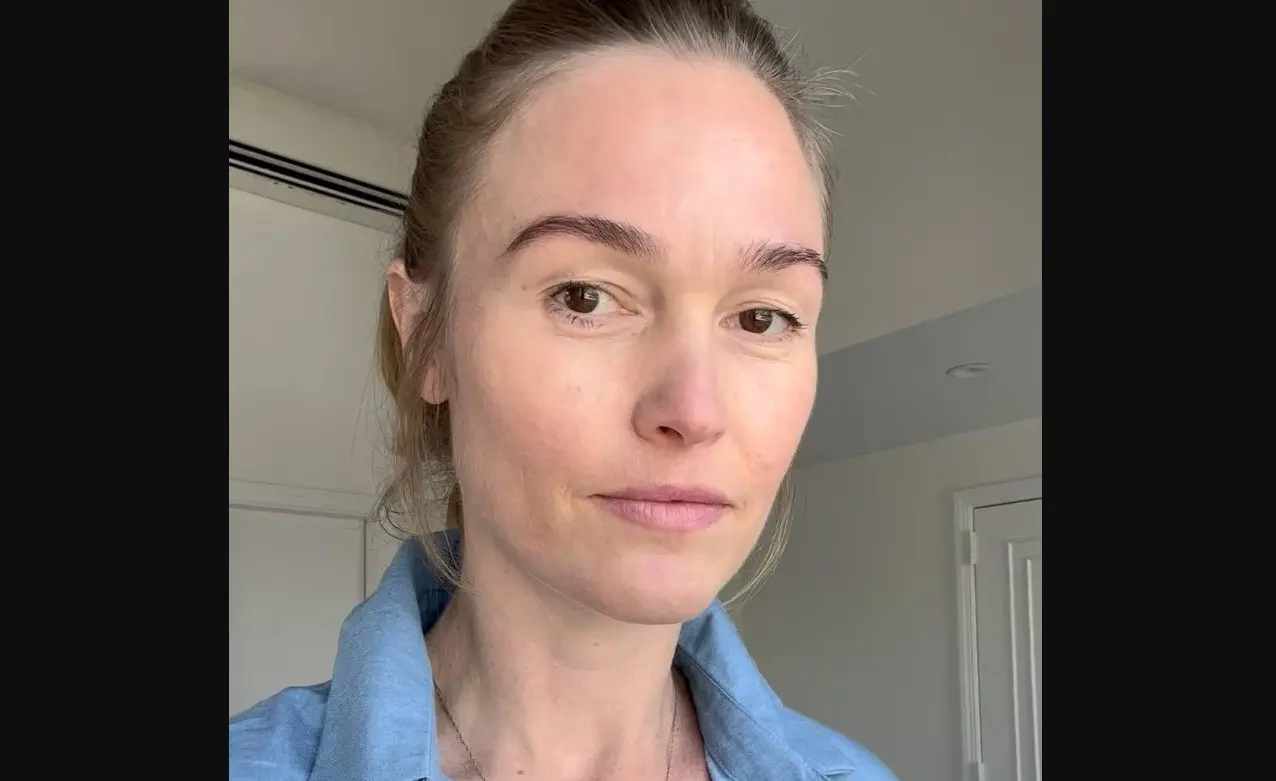 Ahora tiene 43 años, está casada con Preston Cook y es madre de dos hijos. Ha trabajado en películas como 'Las estafadoras de Wall Street' y la precuela de 'La huérfana'.