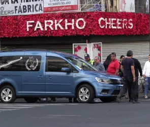 Mujer muere frente a su hija al caer en tienda de ropa del Centro Histórico