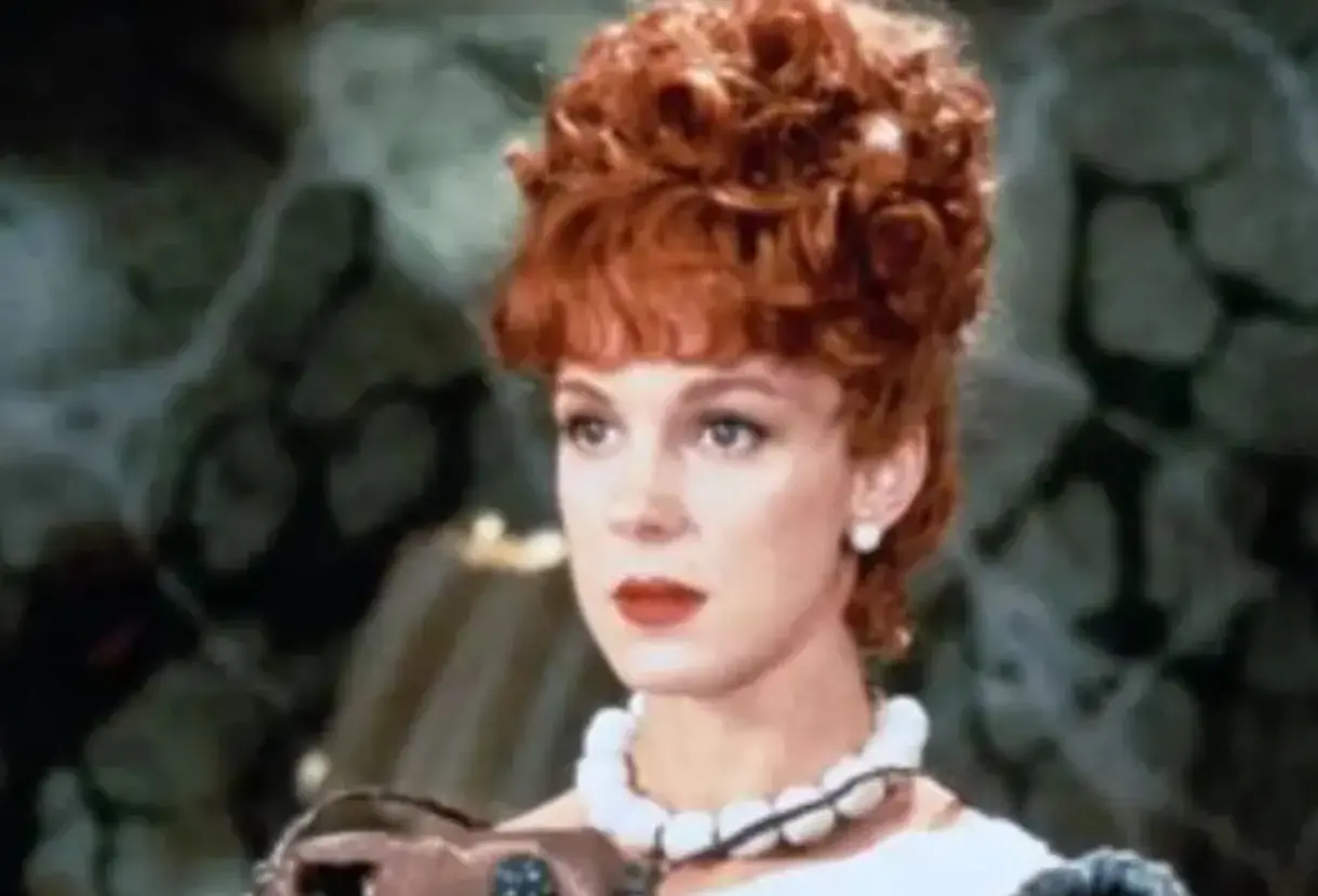 Elizabeth Perkins interpretó a Vilma Picapiedra<br>