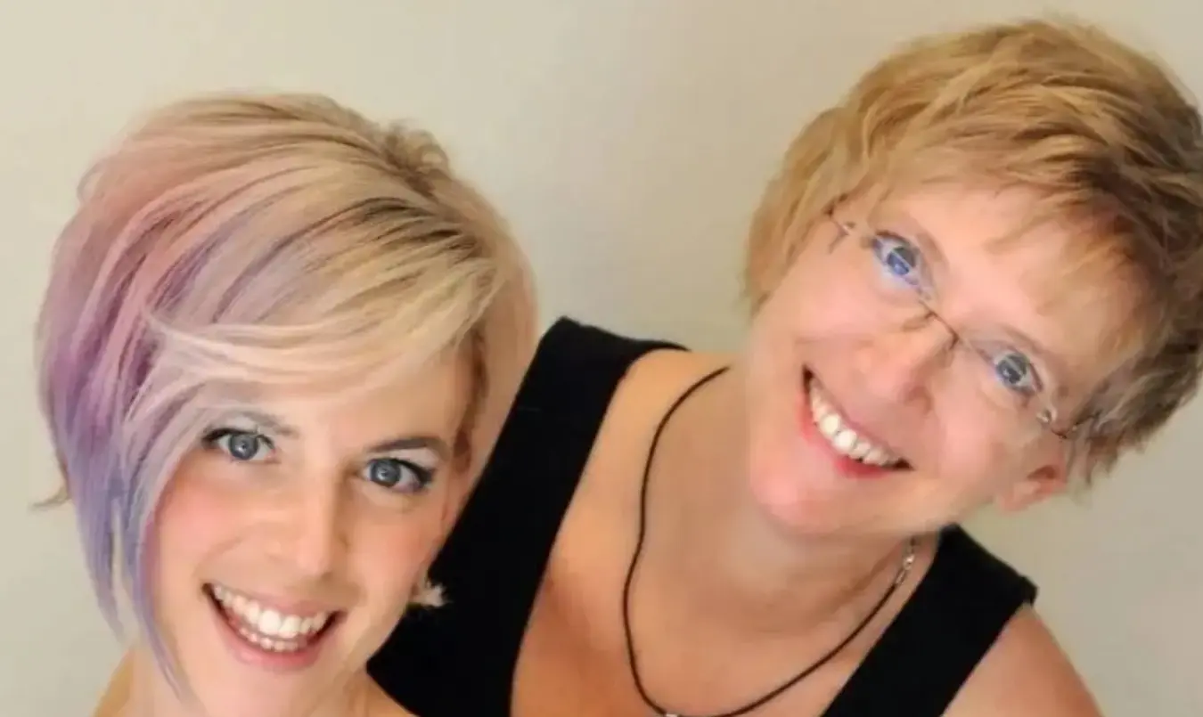 Ahora tienen 37 años y abandonaron la actuación. Elaine se dedica al diseño de ropa vintage y Melanie estudió arquitectura en la Universidad de Pensilvania.<br>