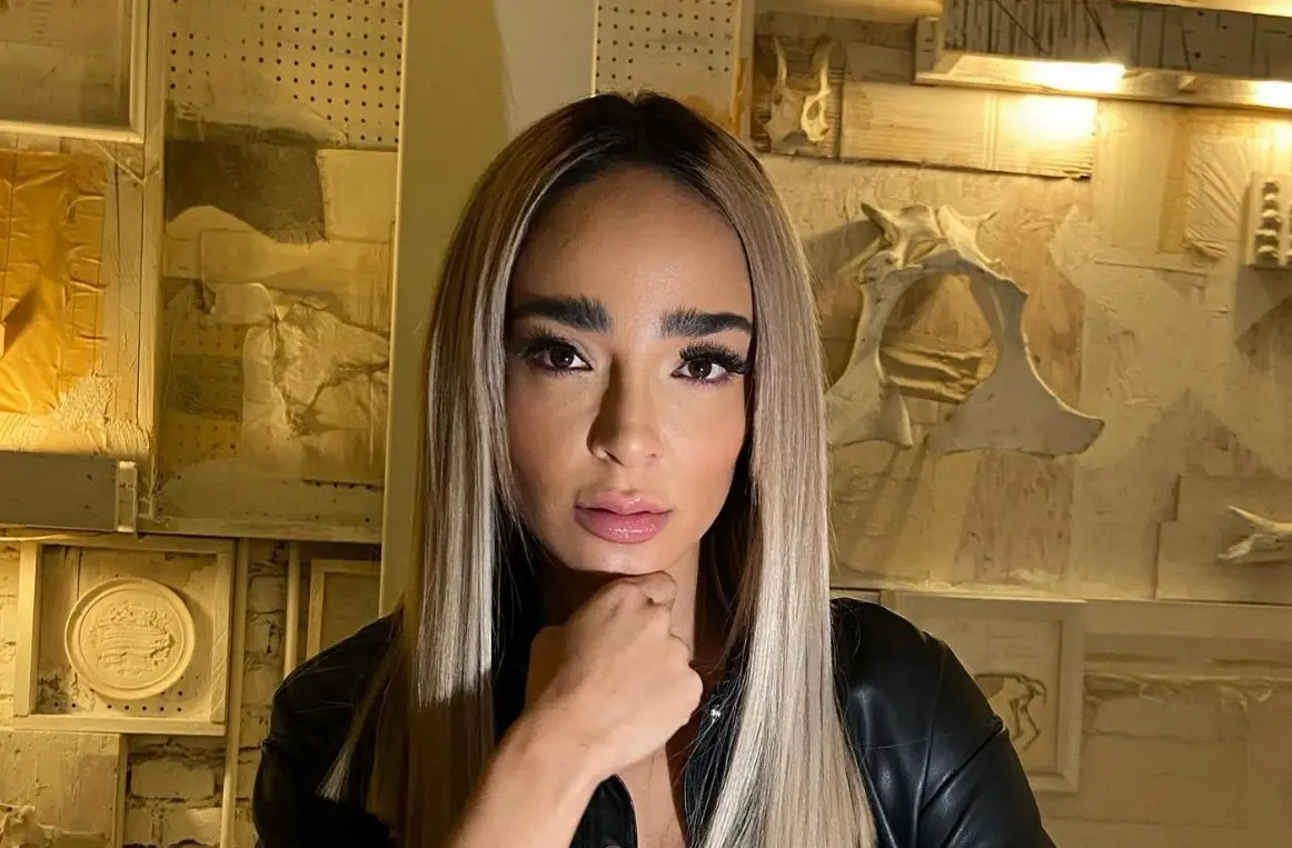 También se ha realizado procedimientos estéticos como inyección de ácido hialurónico en la nariz y la boca.<br>