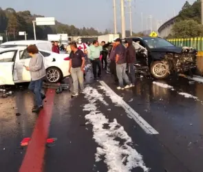 Fuerte granizada provoca carambola de 29 vehículos en la México-Toluca