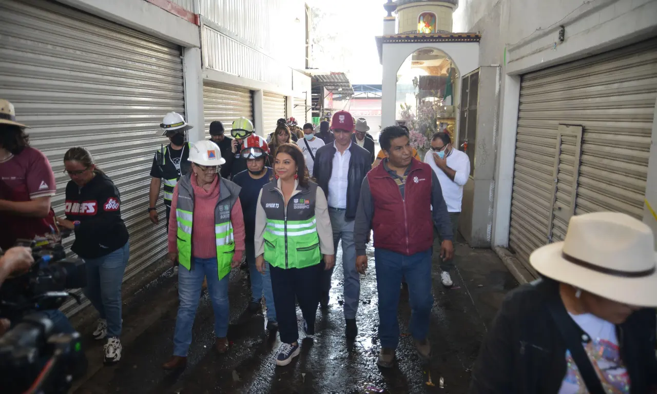  Clara Brugada, anunció un plan de apoyo para los locatarios que incluye infraestructura hidráulica para prevenir futuros siniestros 