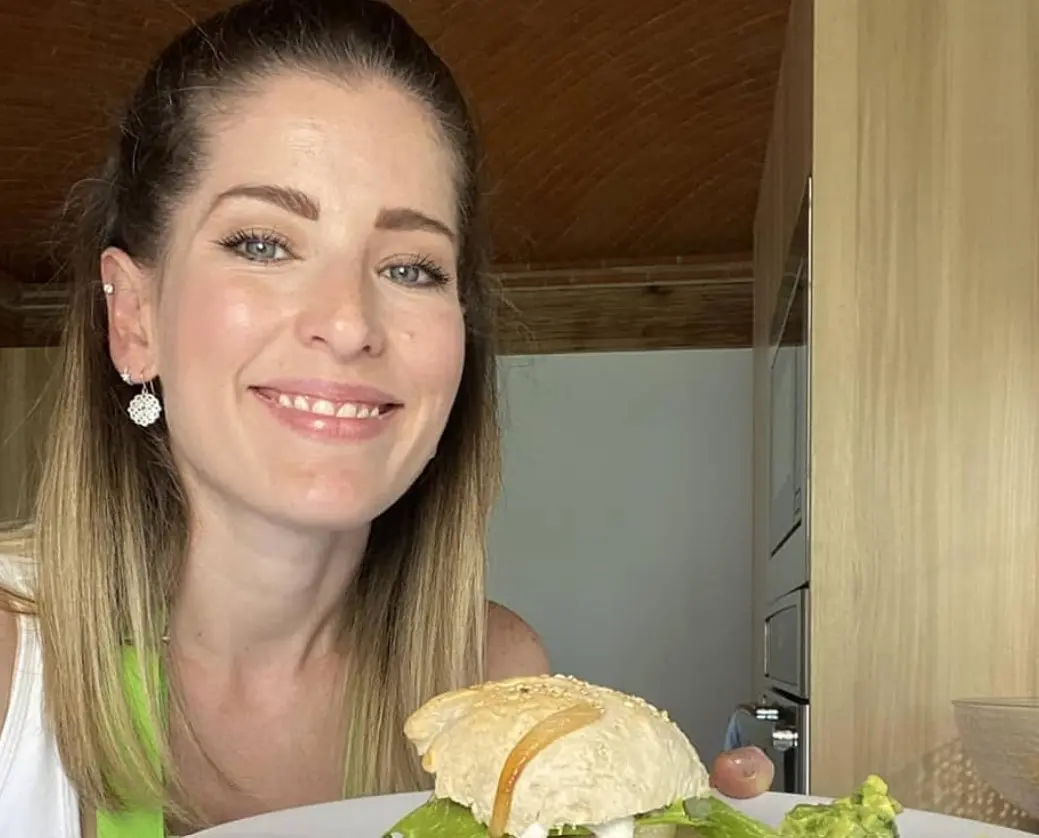 En 2019, anunció su separación tras seis años de matrimonio, sin revelar detalles sobre los motivos.