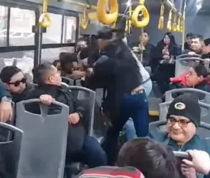 Pasajeros golpean a ladrón y frustran asalto de transporte público