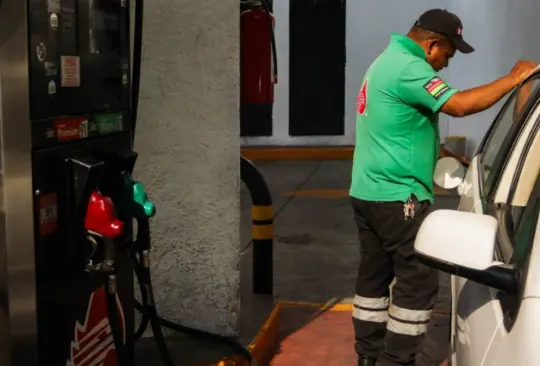 El sector gasolinero de México se compromete a seguir con la autocontención de precios.