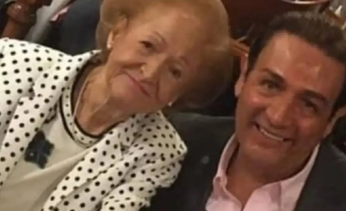  Muere mamá de Fabián Lavalle a los 87 años. 
 