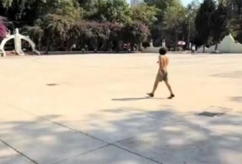 Gentrificaci&oacute;n nivel:  extranjeros tomando ba&ntilde;o de sol en la Condesa