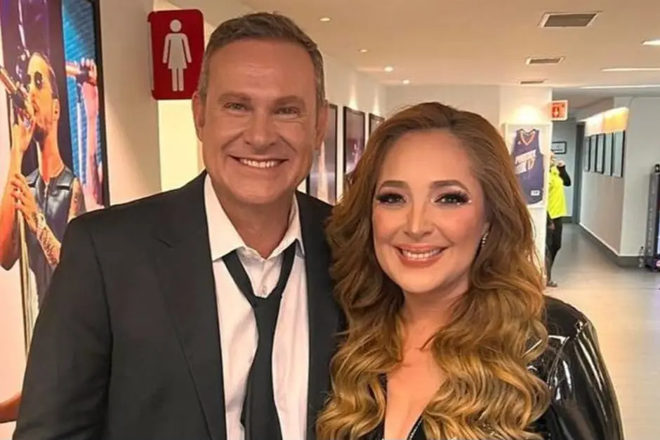 En 2007, lanzó Simplemente amigos, un disco con versiones de grandes éxitos de Ana Gabriel.