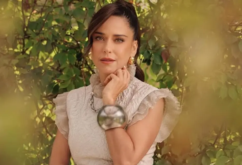 Ahora tiene 44 años. Ha trabajado en otras series como 'El refugio' y 'Accidente'.