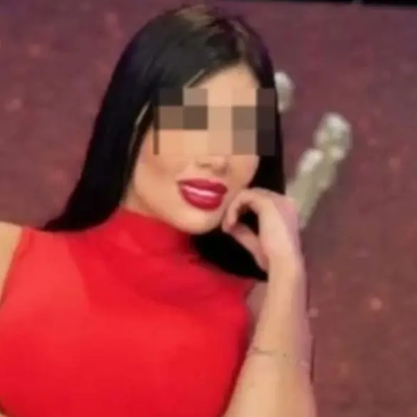 Detienen a conductora de televisión, Giselle Sampayo, junto a su novio El Meca, presunto narco de Nuevo León