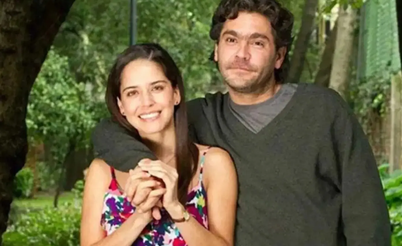 'Soy tu fan' fue una de las series más exitosas de Canal Once, lanzada en 2010. La trama sigue a 'Charly', quien atraviesa una depresión tras terminar una relación de tres años con Julián, pero decide olvidarlo con Nicolás, con quien logra una relación más estable. ¿Qué fue del elenco a 15 años del estreno?