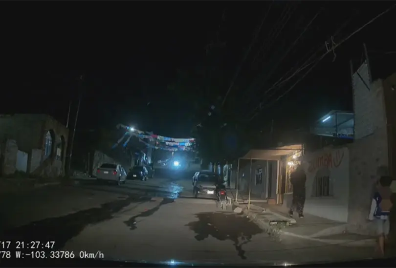 Pasajera amenaza a conductor de Uber