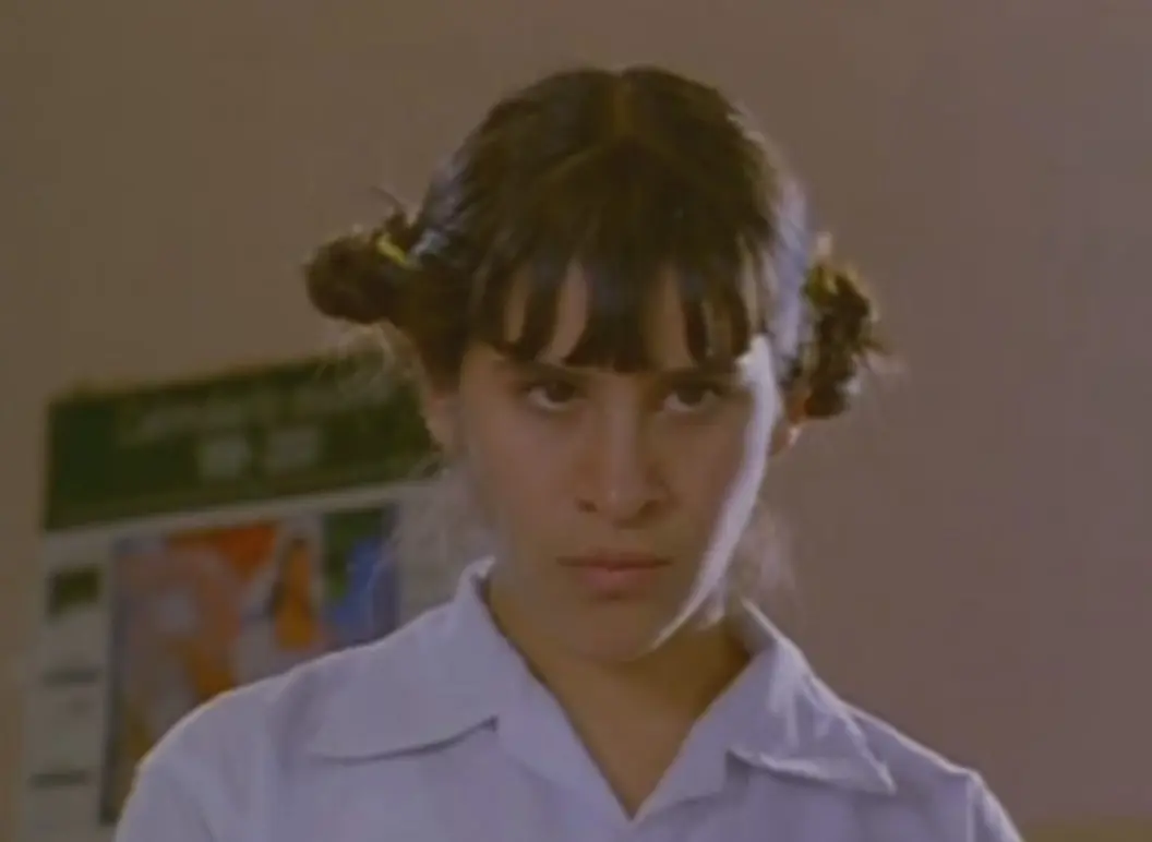 La cinta presenta a dos amigas que estudian en la secundaria y enfrentan realidades opuestas: Yessica es una joven problemática que vive en una familia disfuncional, y Miriam, una estudiante tímida que es la prioridad de su mamá.