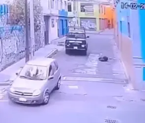 Policía del Edomex atropella a indigente y huyen en Toluca