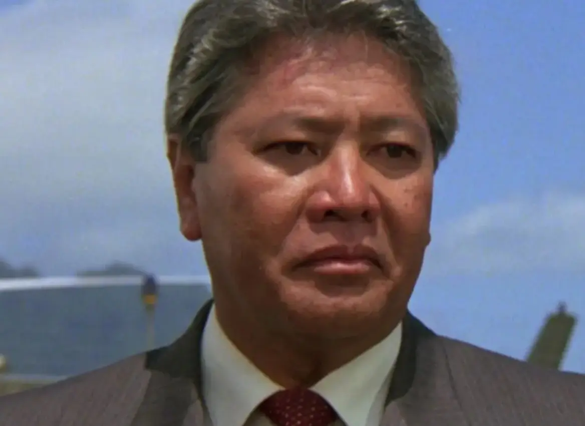 Danny Kamekona interpretó a Sato, un rival del señor Miyagi