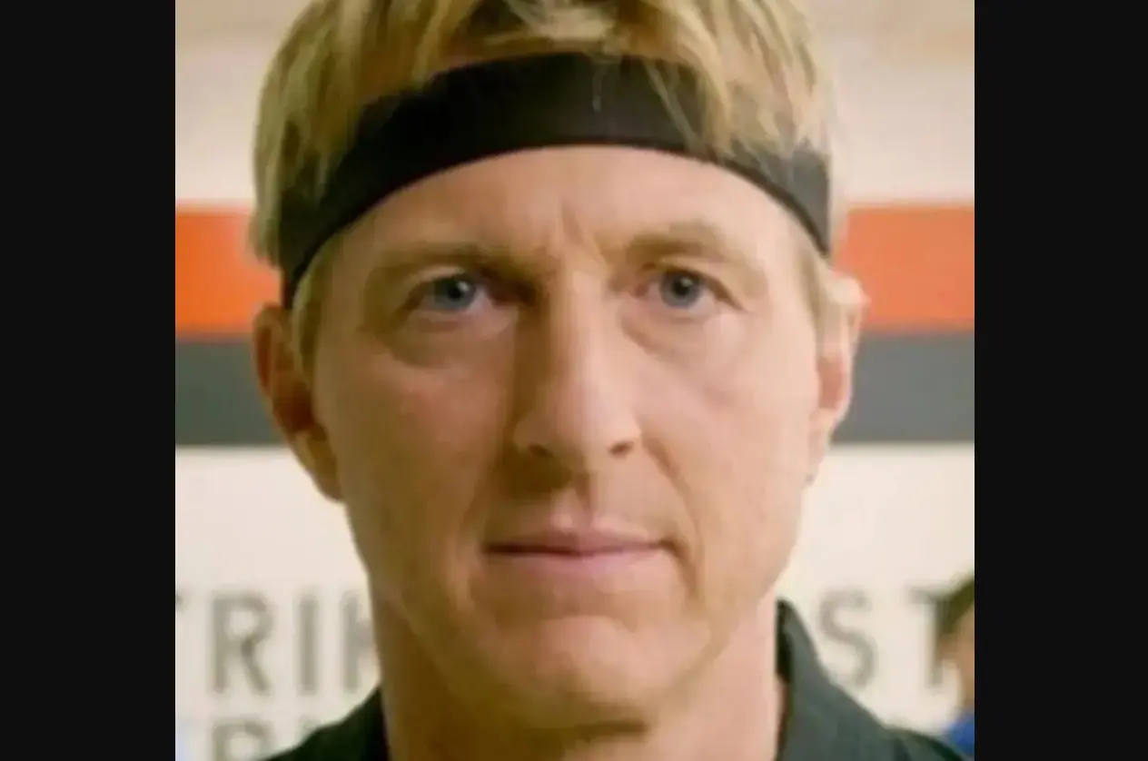 Ahora tiene 59 años, está casado con Stacie Zabka y tienen dos hijos. Es uno de los protagonistas de 'Cobra Kai'.