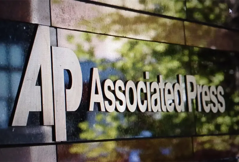 La agencia AP decidi&oacute; contraatacar