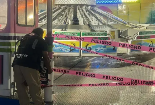 Joven cae de juego mecánico en feria de Cozumel