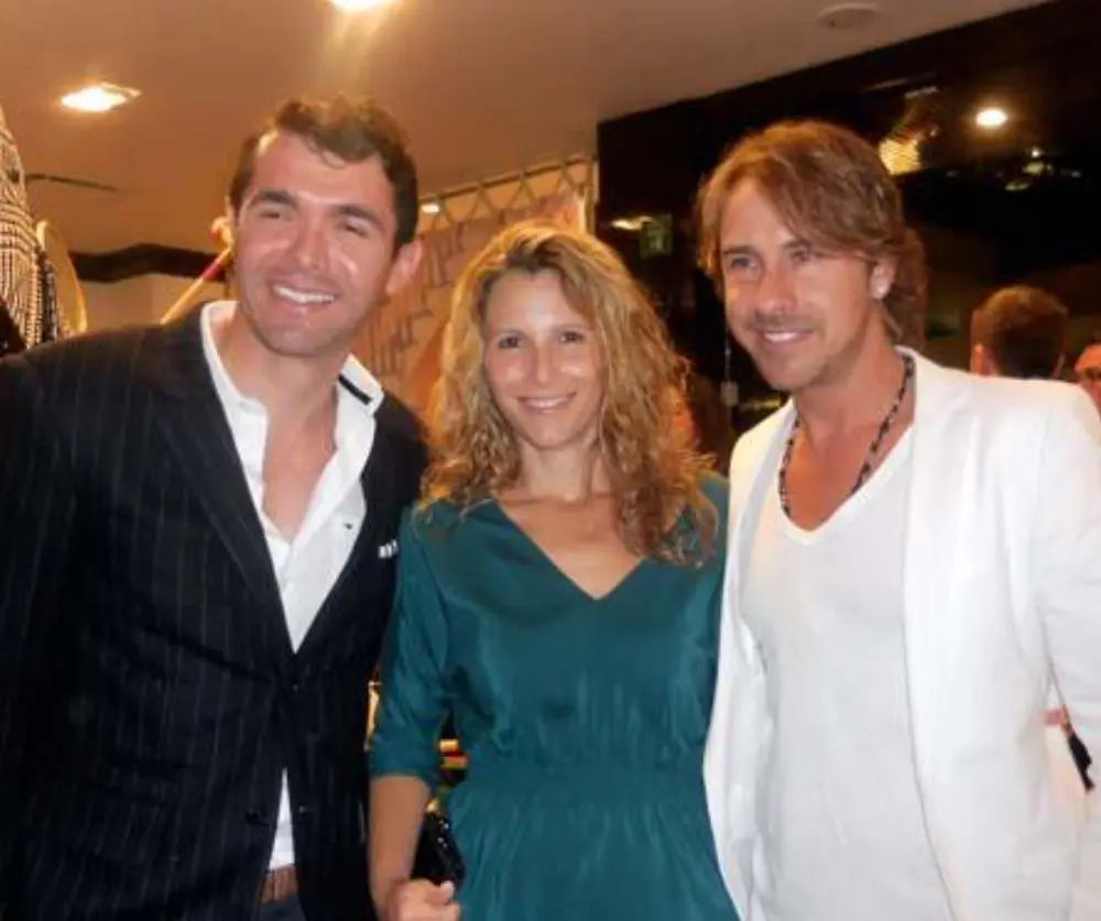 Su relación evolucionó hasta el matrimonio, y juntos tuvieron una hija llamada Victoria Elena.