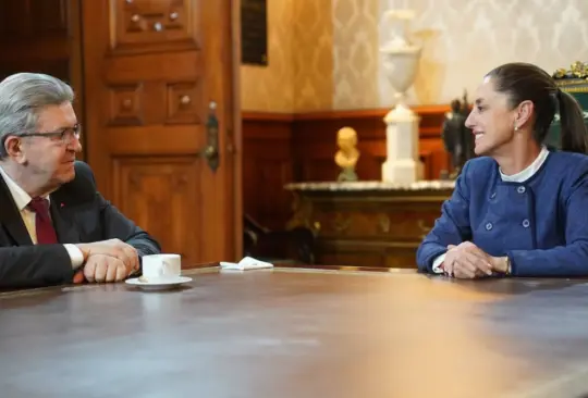 La presidenta Claudia Sheinbaum junto con el político francés Jean-Luc Mélenchon.