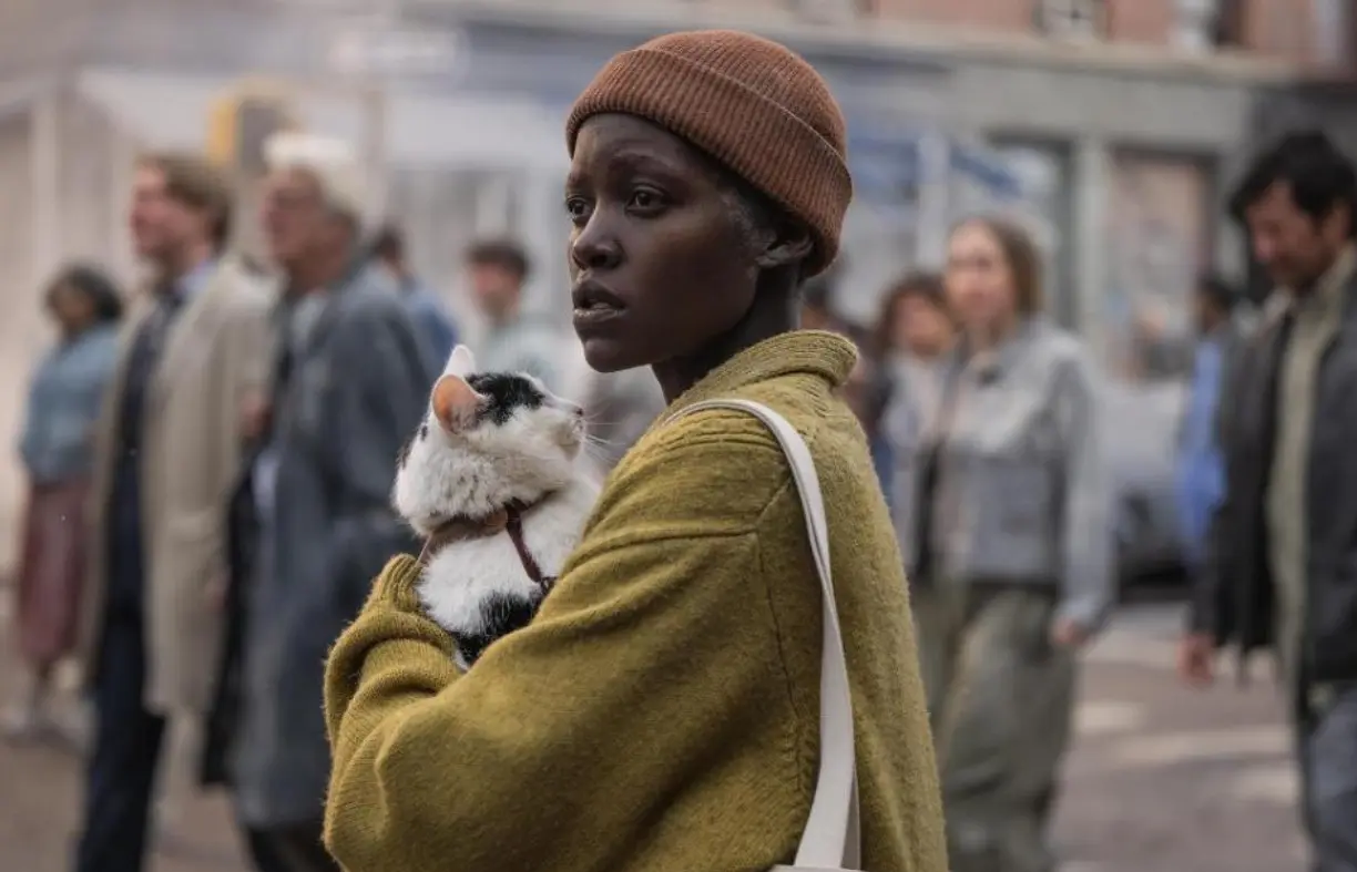 Un lugar en silencio: D&iacute;a uno (1 de marzo). Durante una invasi&oacute;n alien&iacute;gena en Nueva York, una mujer con una afecci&oacute;n terminal debe escapar de unas criaturas que usan su afinado o&iacute;do para cazar.