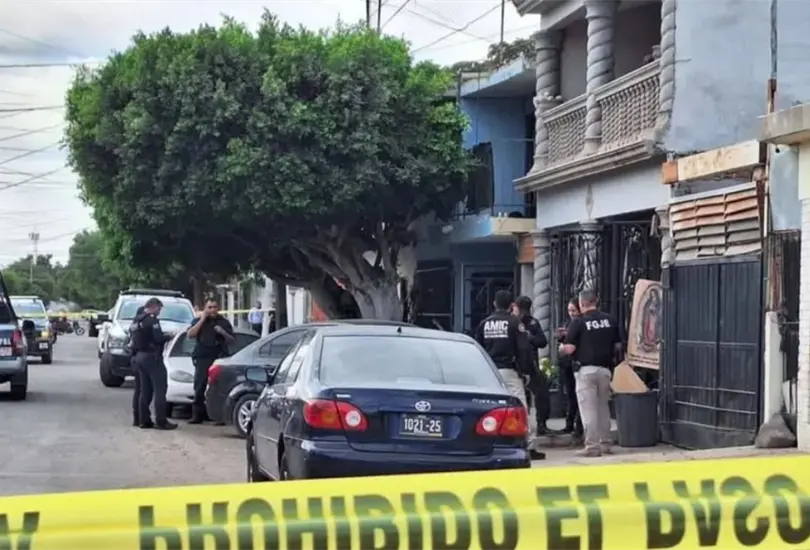 Beb&eacute;  muere al ser olvidada en un auto en Sonora.