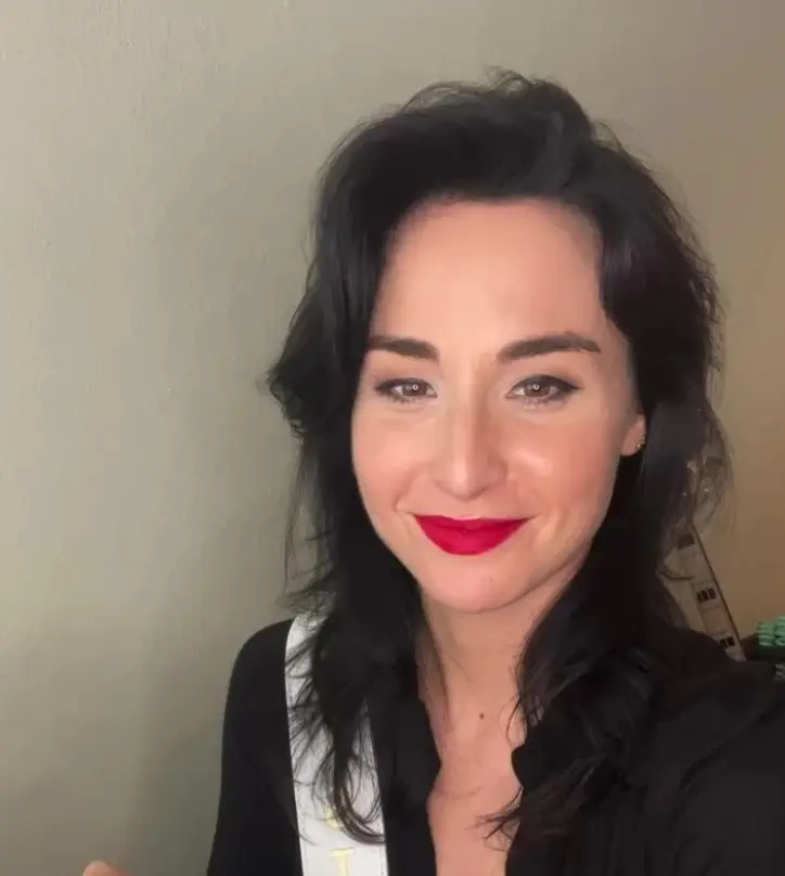 En 2002, tuvo su primera aparición en televisión con la serie 'America's Most Terrible Things'.