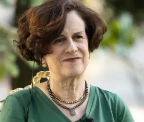 Gracias por la confianza": Embajada de Rusia se burla de críticas de Denise Dresser