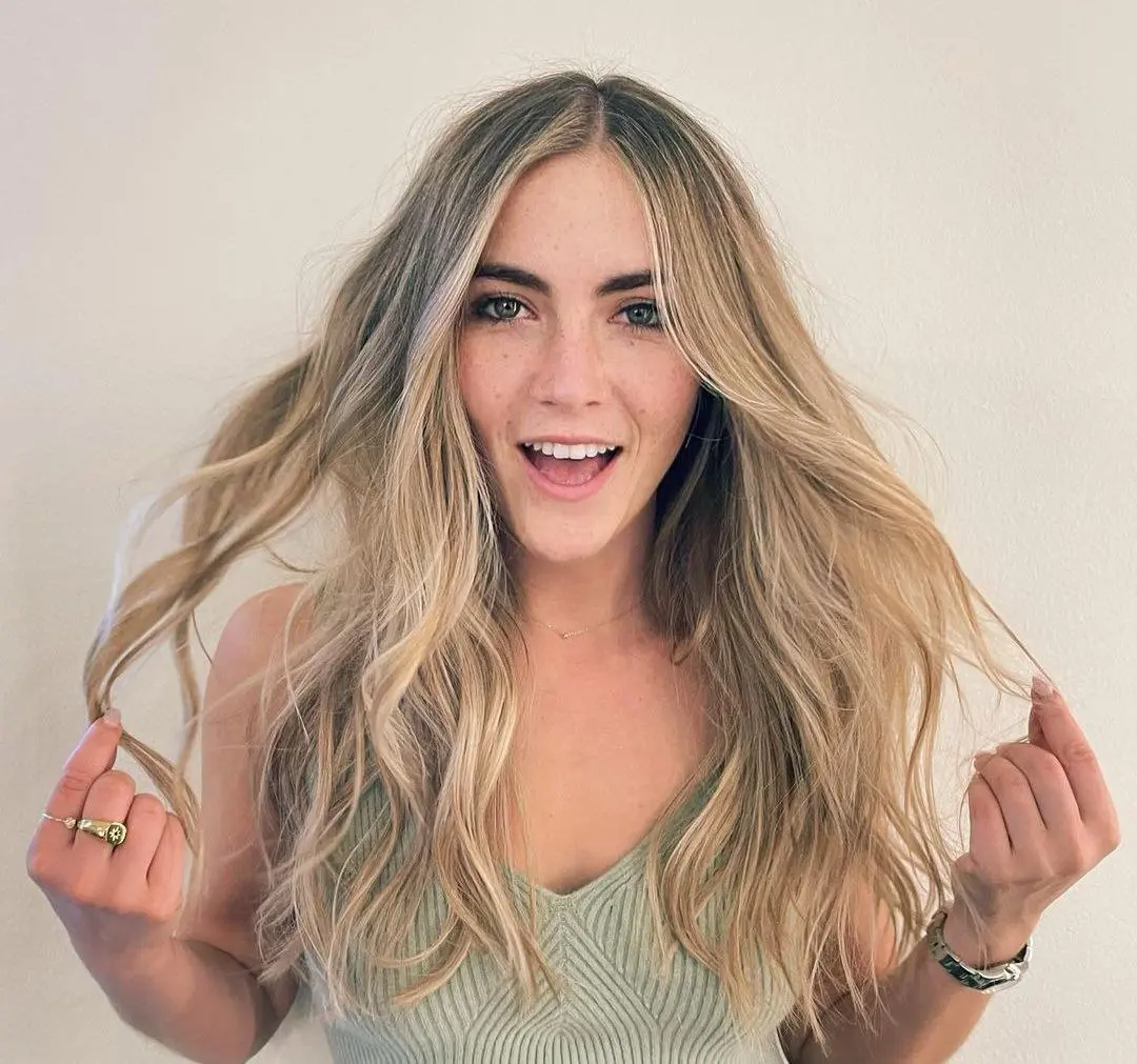 Su primer protagónico en cine llegó a los 12 años con 'La huérfana' (2009).