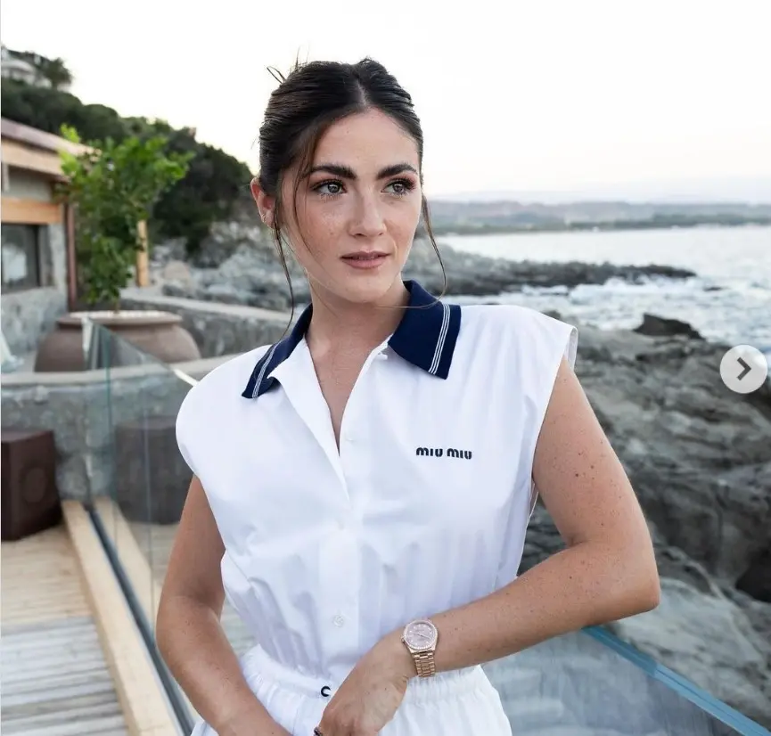 Su carrera comenzó en comerciales y con una participación en la serie 'Justice' antes de alcanzar la fama.