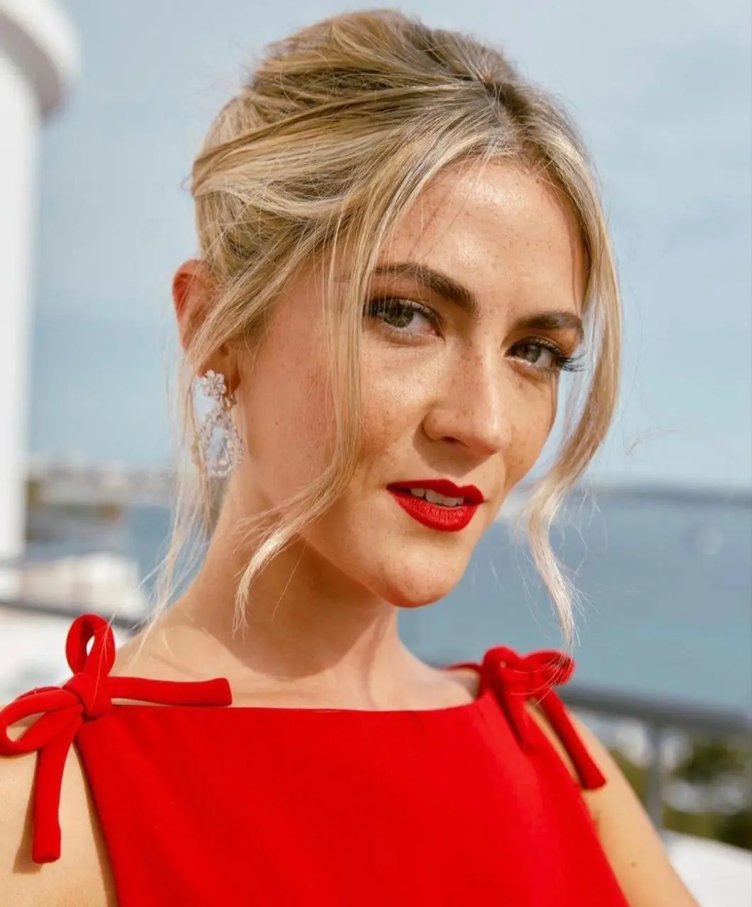 Admitió que fue un desafío actuar como una niña nuevamente en la precuela de 'La huérfana'.<br>