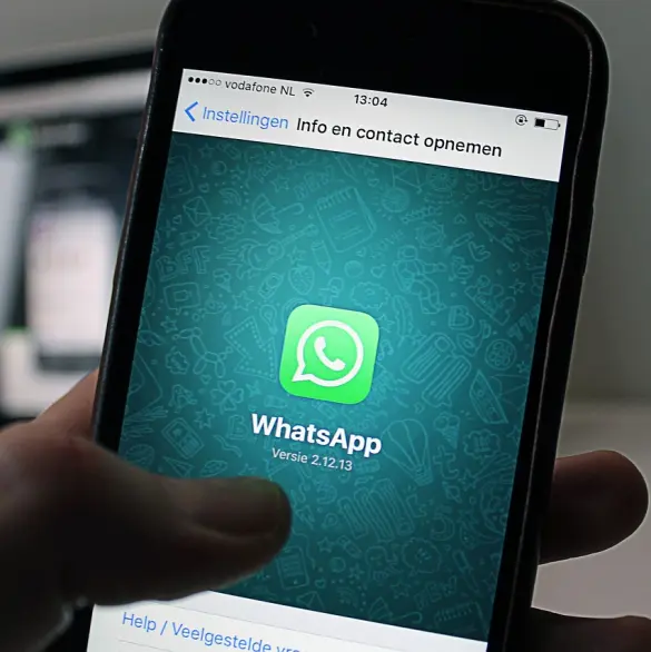 ¿Qué es el tercer check azul de WhatsApp y de qué manera funcionaría