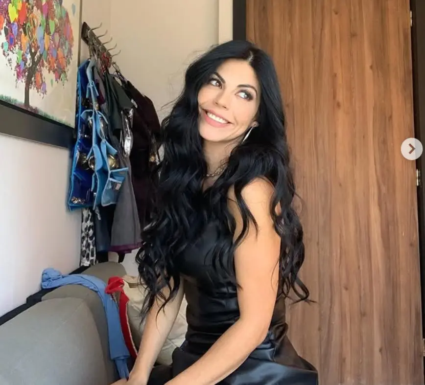 Se convirtió en la protagonista tras la salida de Jery Sandoval. Ahora tiene 39 años, está casada con León Peraza y tienen un hijo. Ha trabajado en las telenovelas 'Vencer el pasado' y 'El señor de los cielos'.